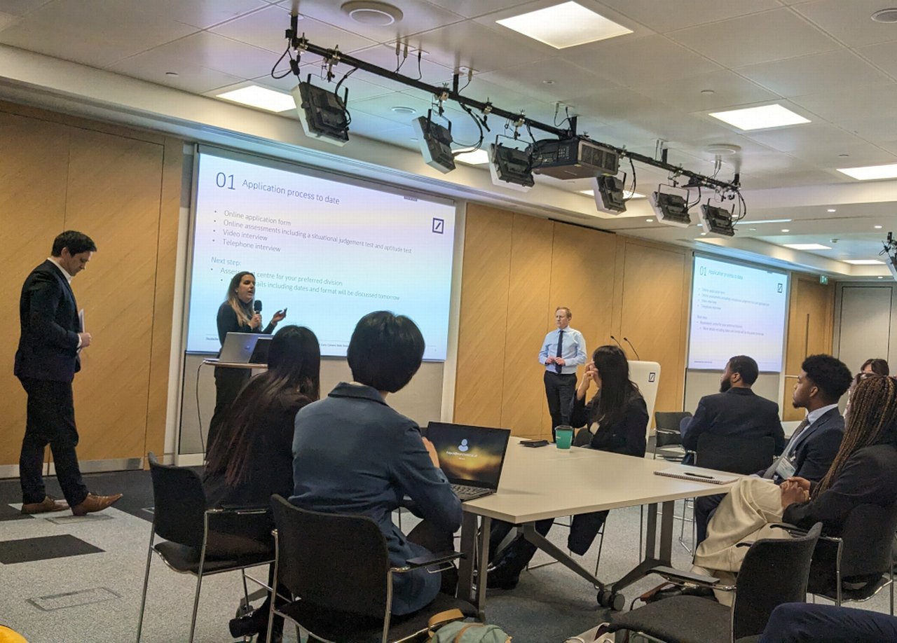careers-graduates-spring-into-banking-6.jpg