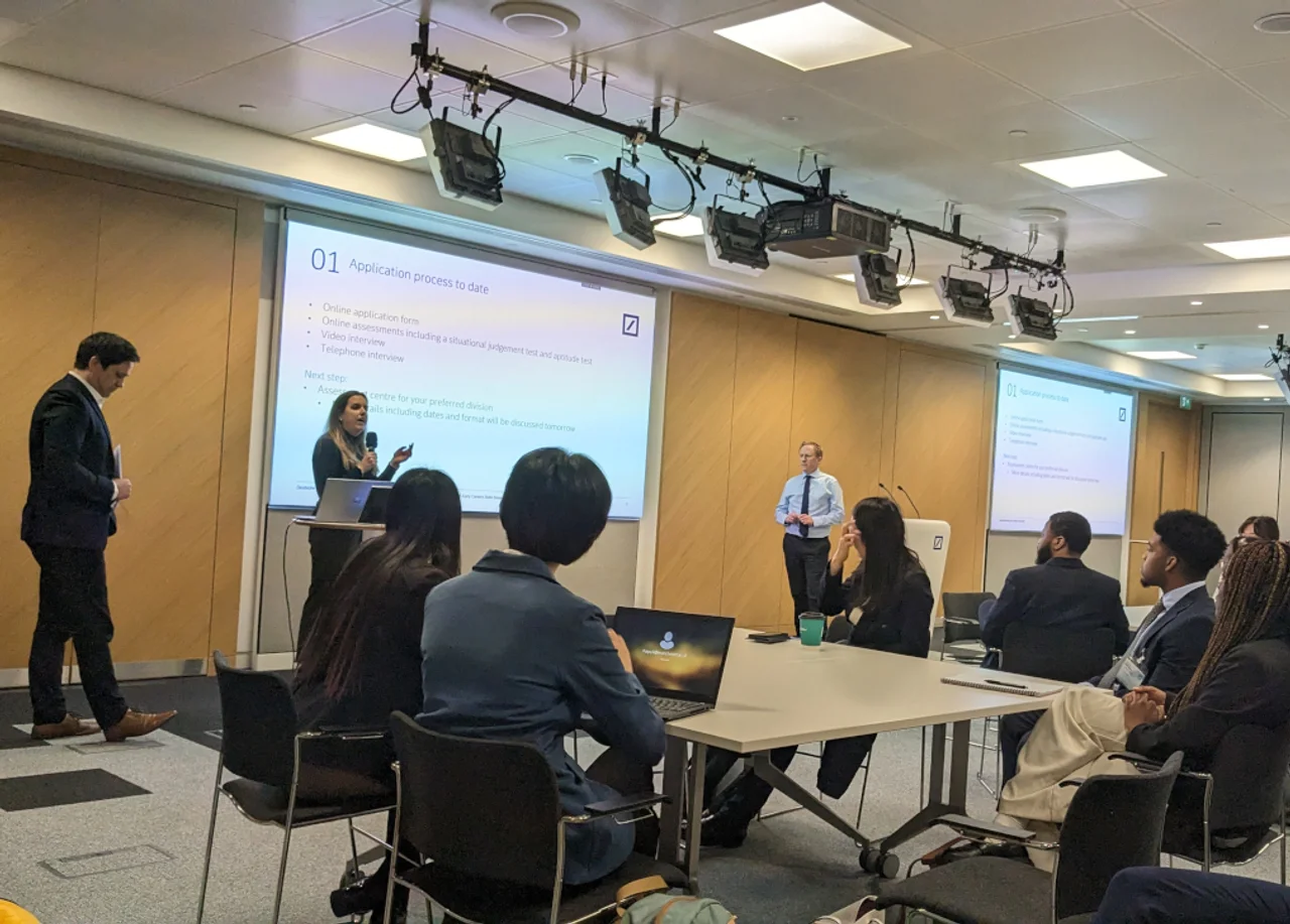 careers-graduates-spring-into-banking-6.jpg