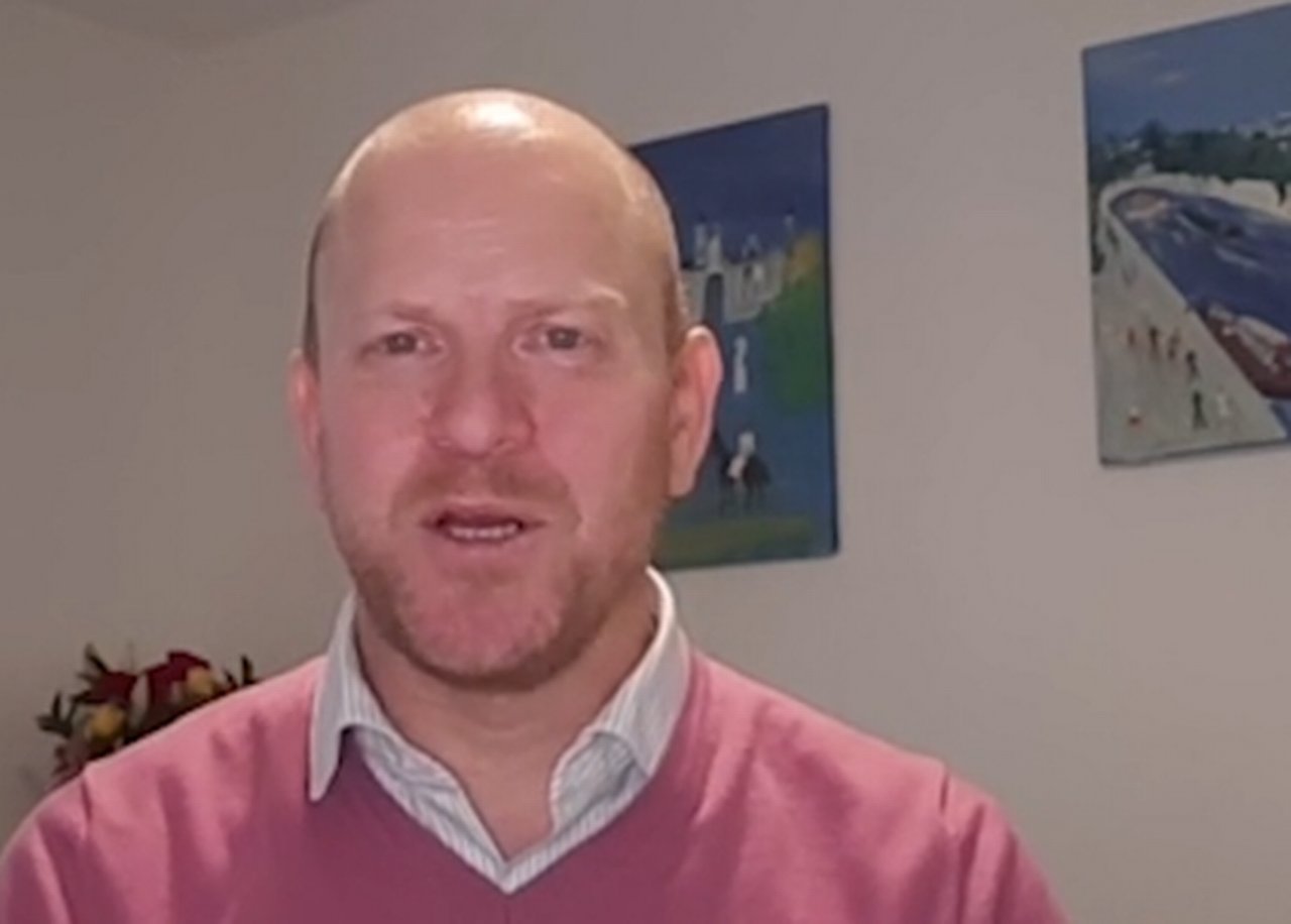 Jan talking at the beginning of his video
