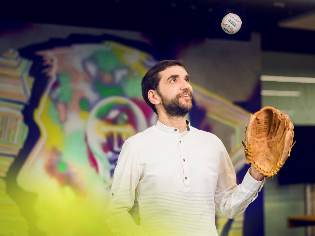 Man throwing baseball