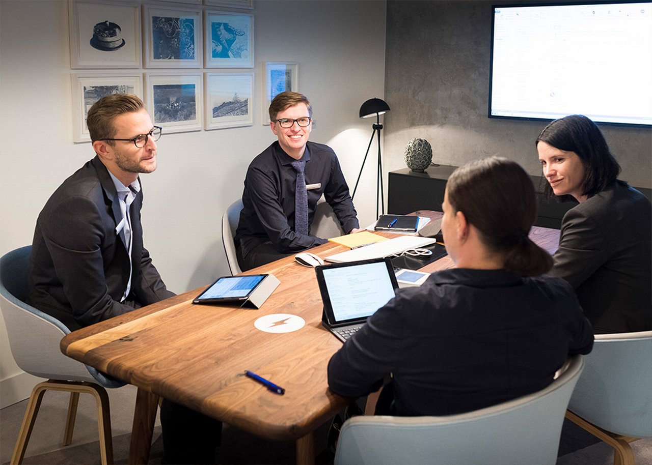 Alexander in einem Business-Meeting