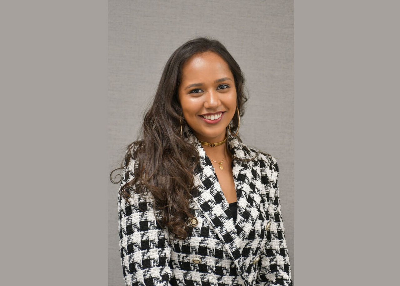 Davya in plaid blazer Profile picture