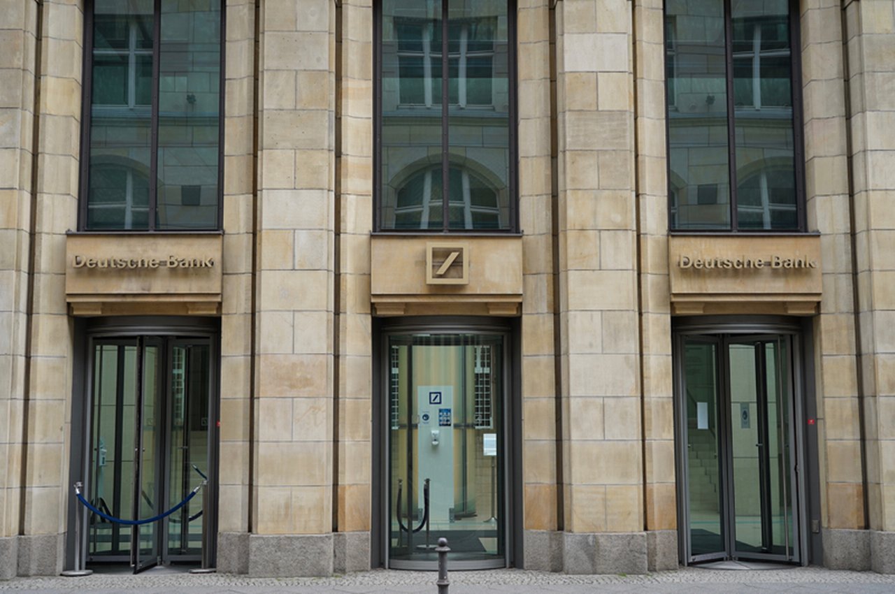 Eingang der Deutschen Bank