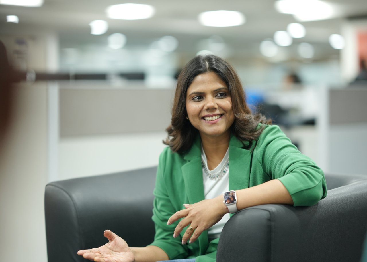 Women colleague sharing her perspective at Deutsche Bank office in Jaipur