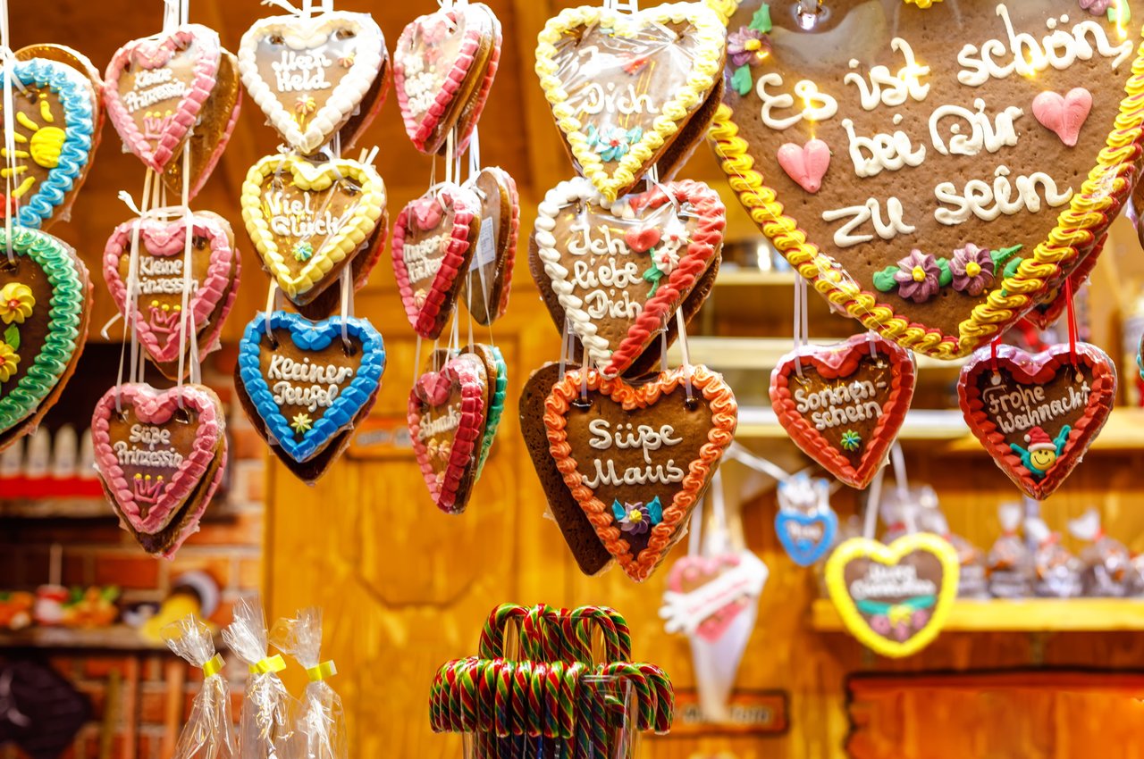 Hanging gingerbread hearts