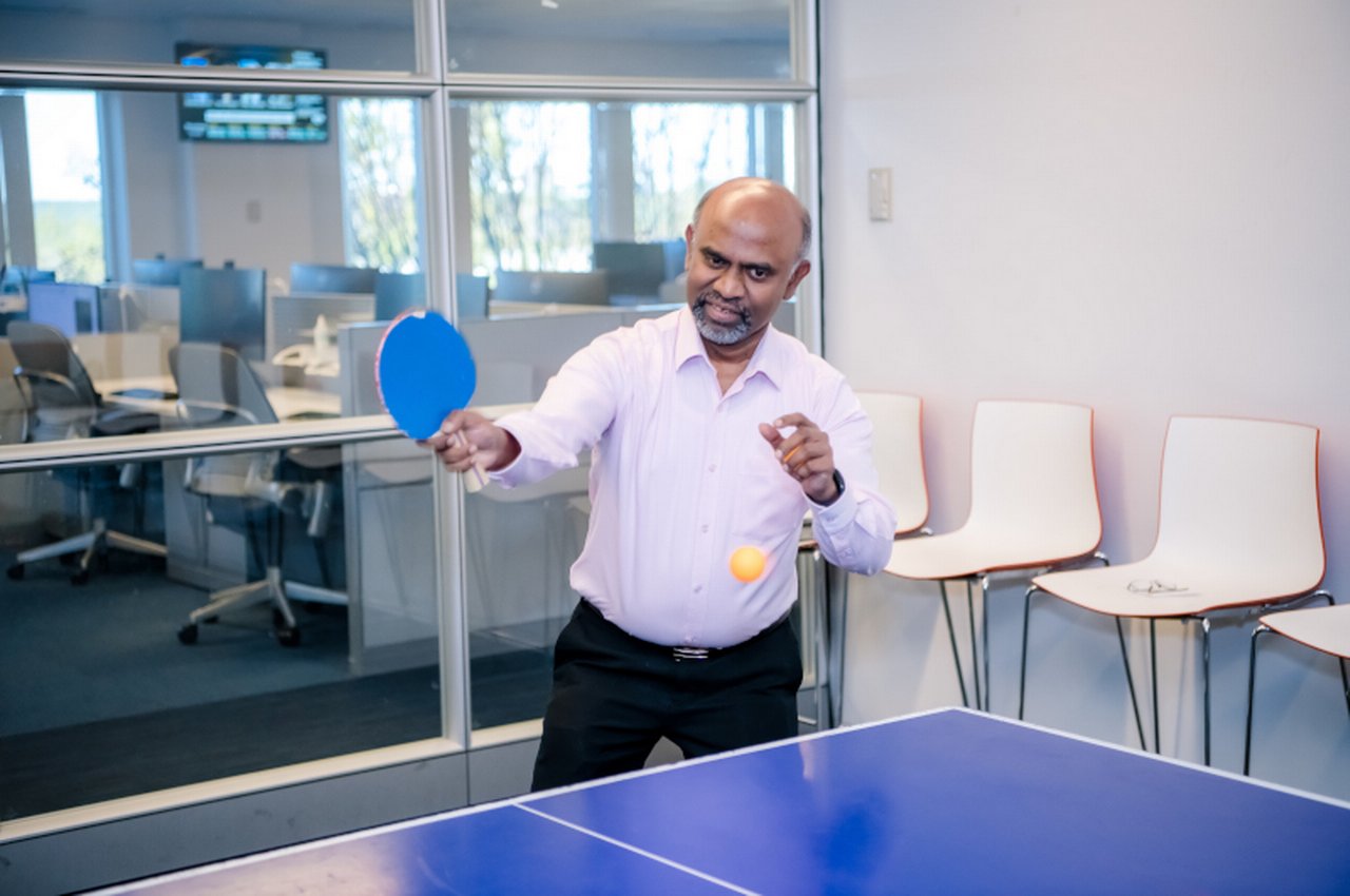 Man playing tabletennis